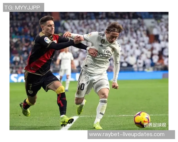 西甲激战:AC米兰狂胜皇马六球引发全场狂欢解析